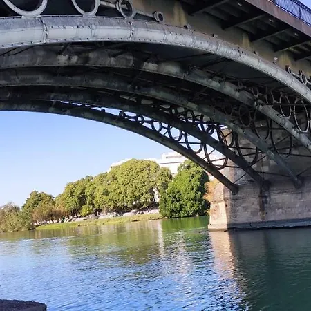 Apartamento Con Vistas Al Rio Guadalquivir En Triana, Apartment Seville